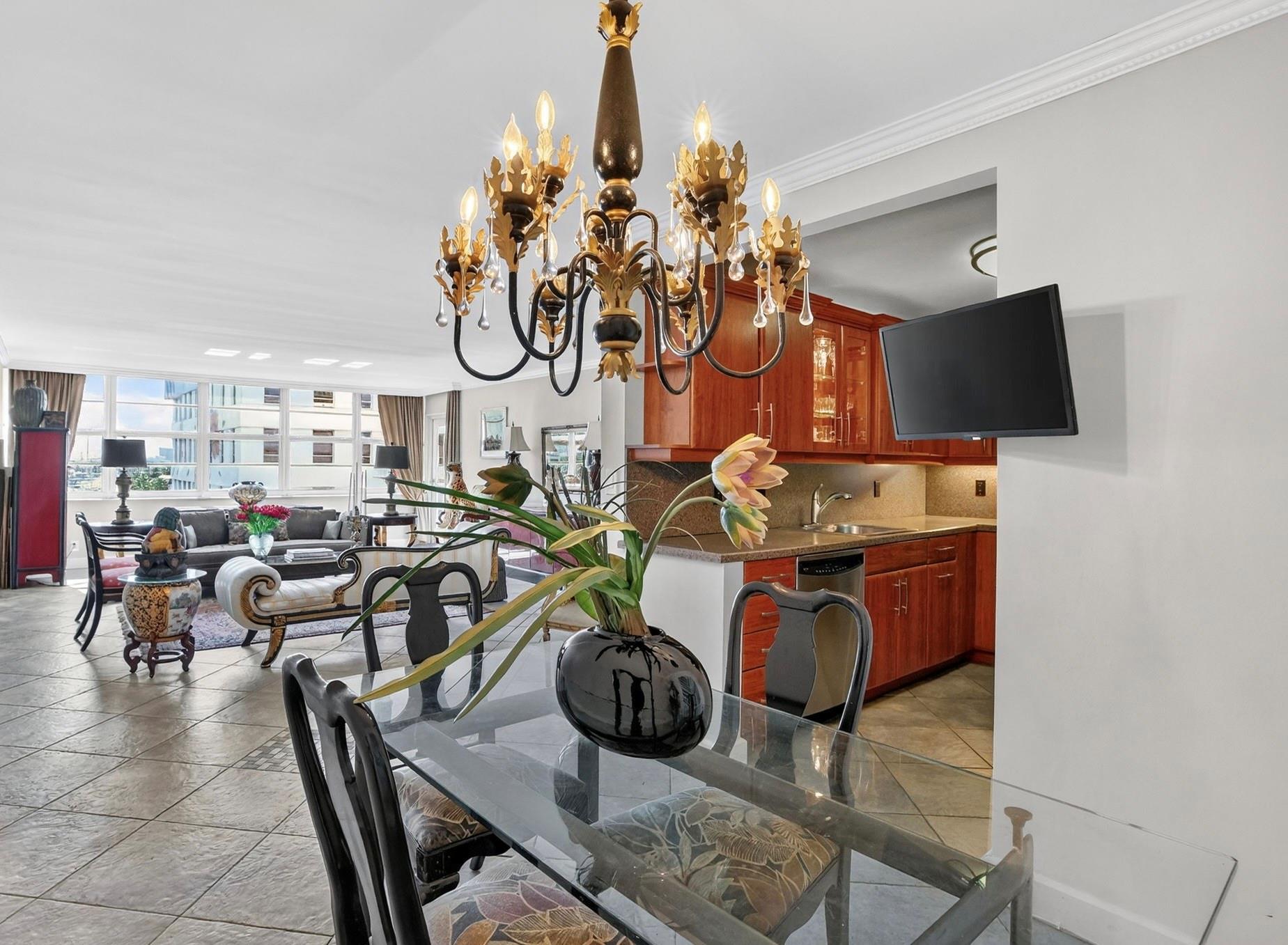 EAST POINT TOWERS - Residential