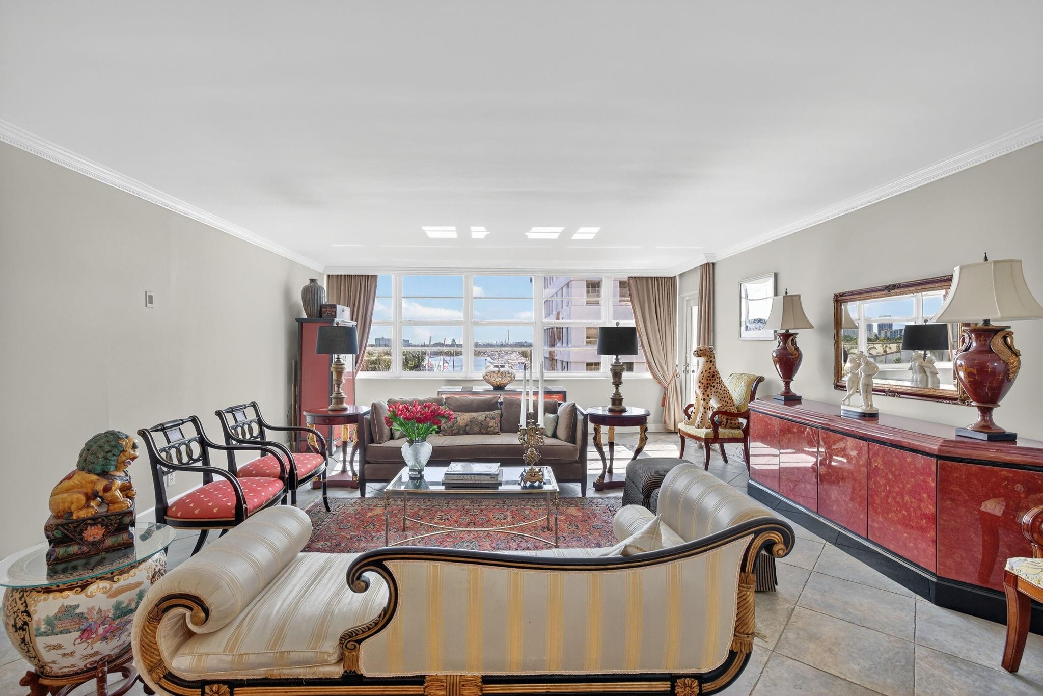 EAST POINT TOWERS - Residential