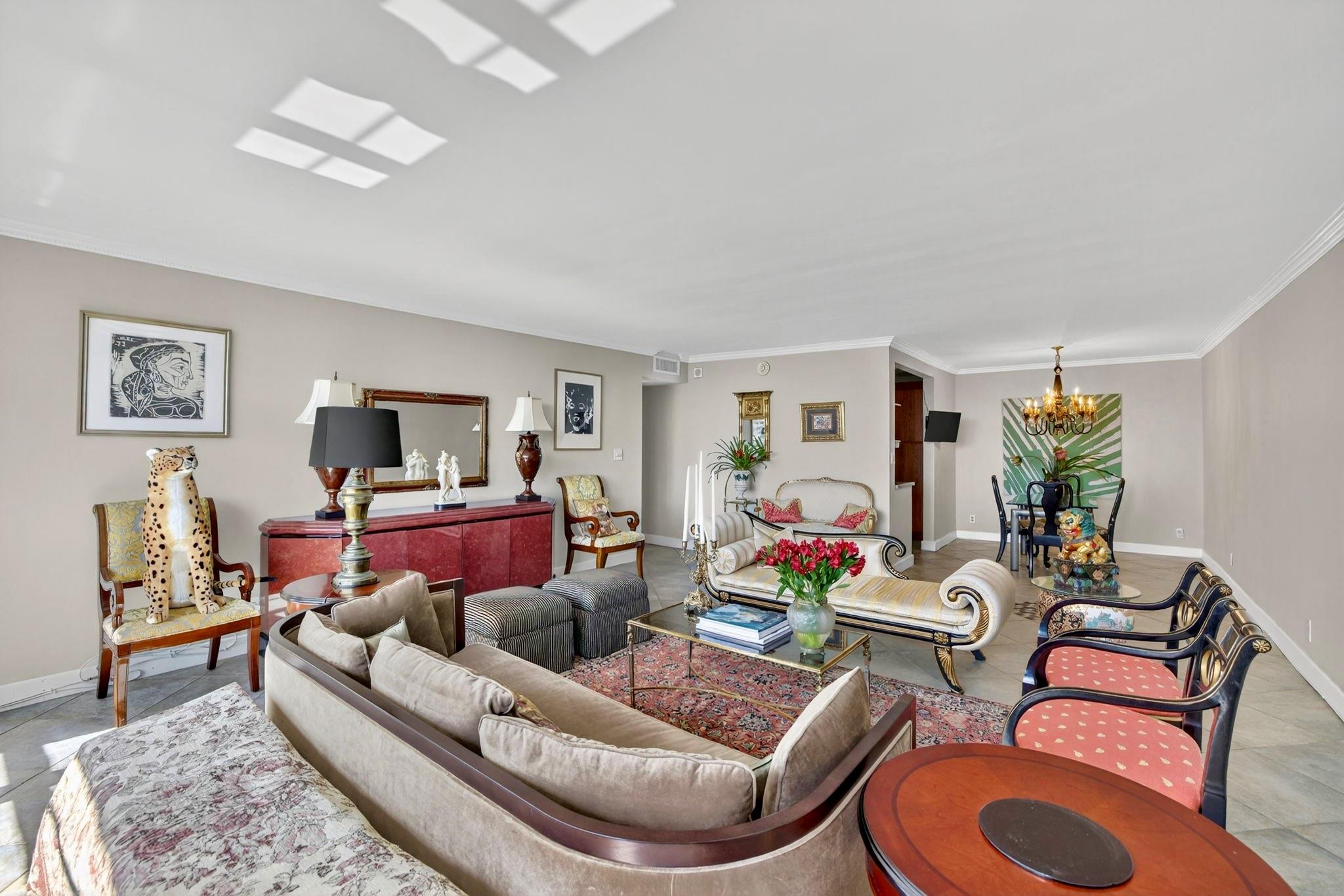 EAST POINT TOWERS - Residential