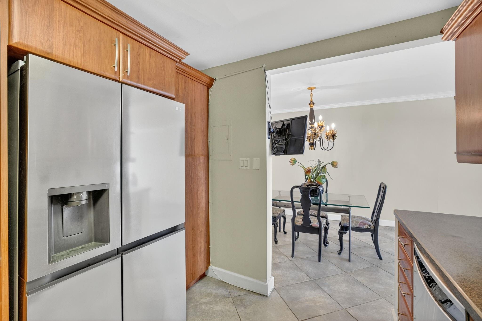 EAST POINT TOWERS - Residential