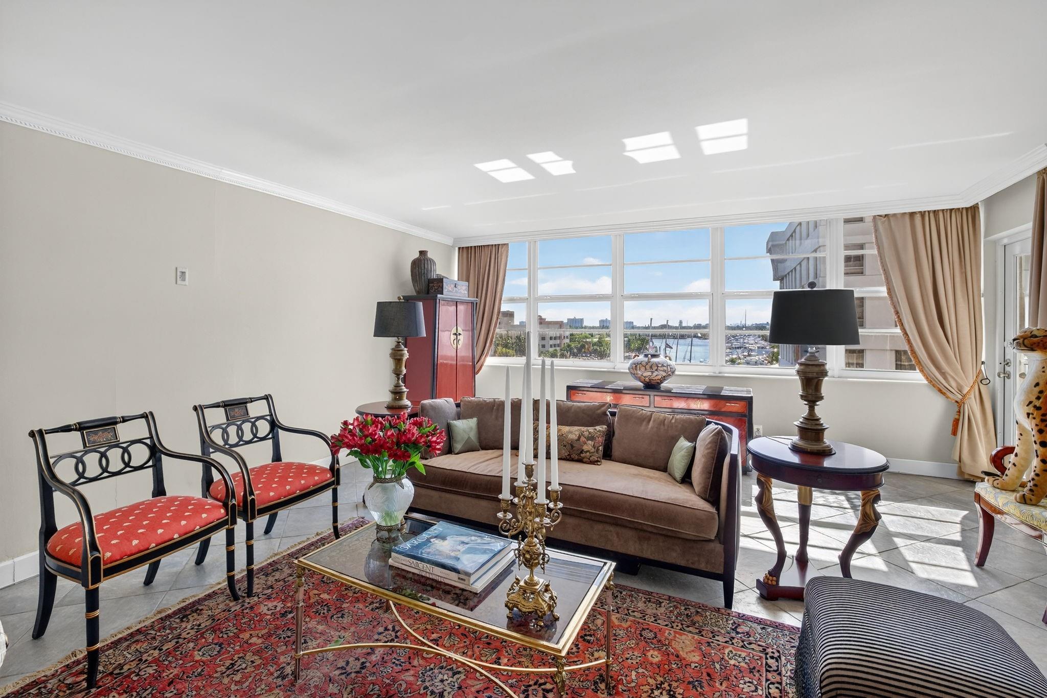 1160 N Federal Hwy 716