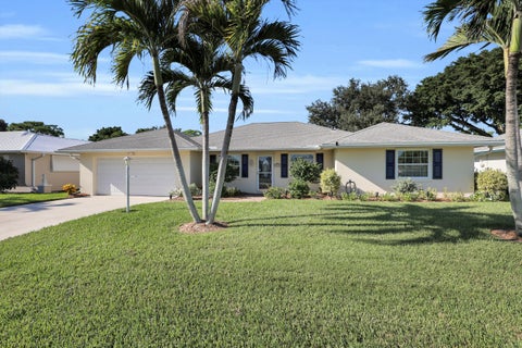 Photo of 9791 SE Little Club Way N, Jupiter, FL 33469 (MLS # B26076859)
