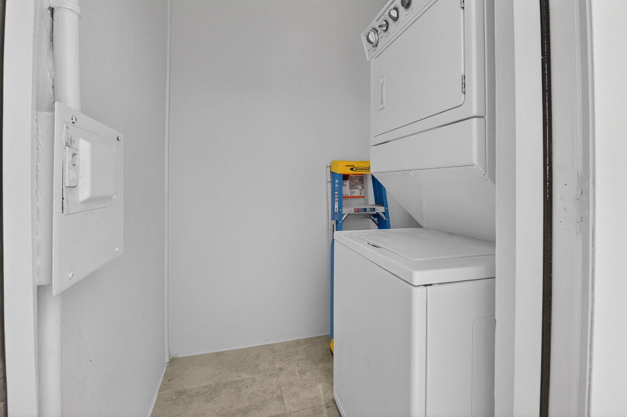 DELRAY TOWN OF - Residential Lease