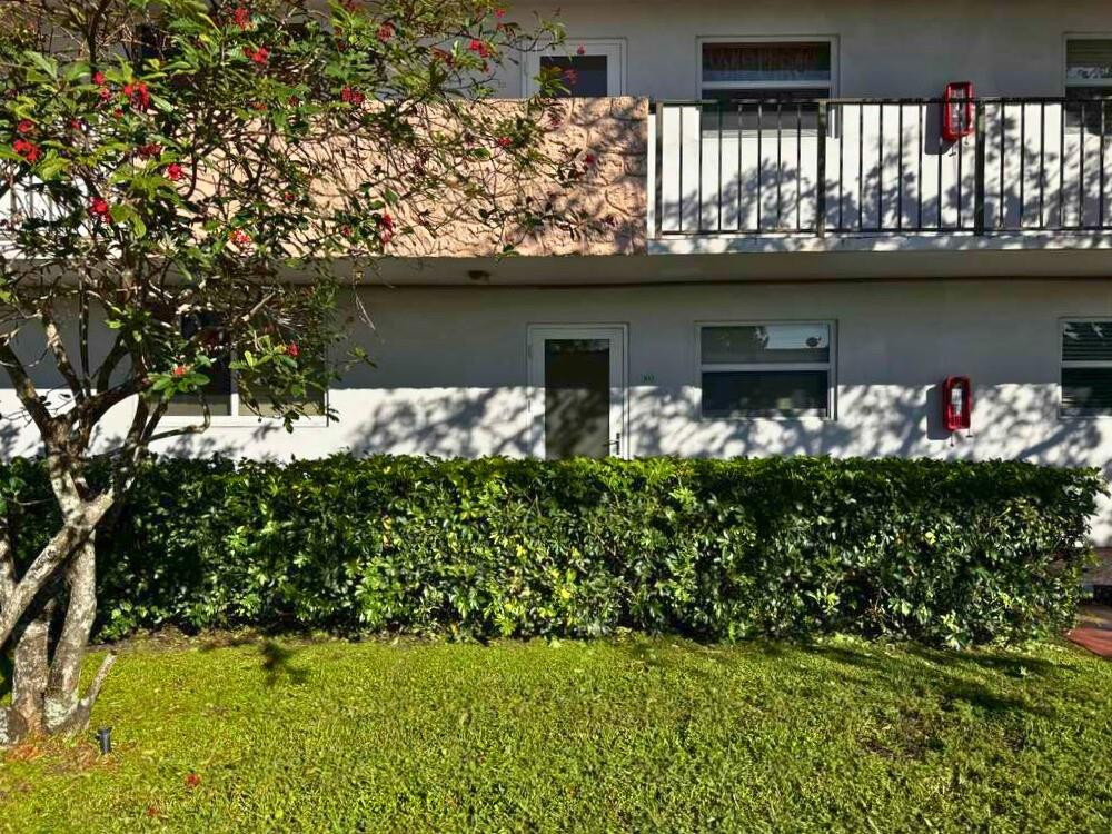 6005 Del Lago Circle 105