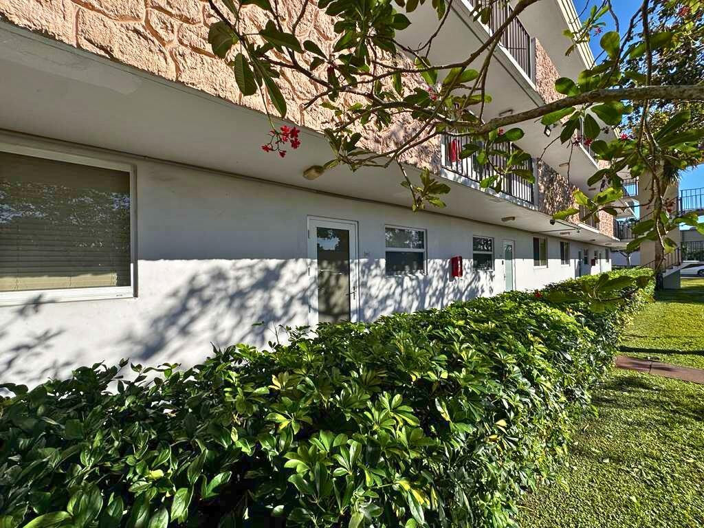 6005 Del Lago Circle 105