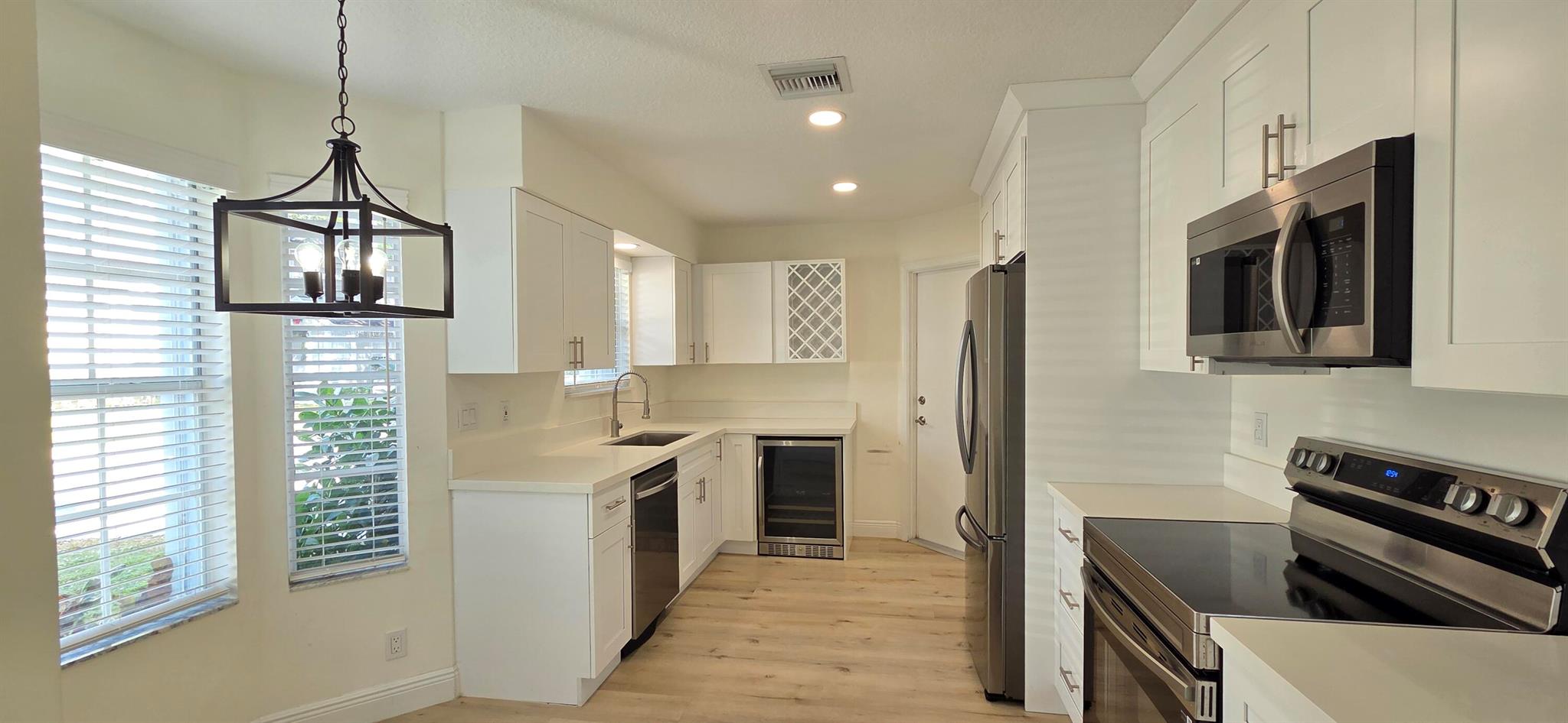 EMERALD FOREST OF WELLING - Residential Lease