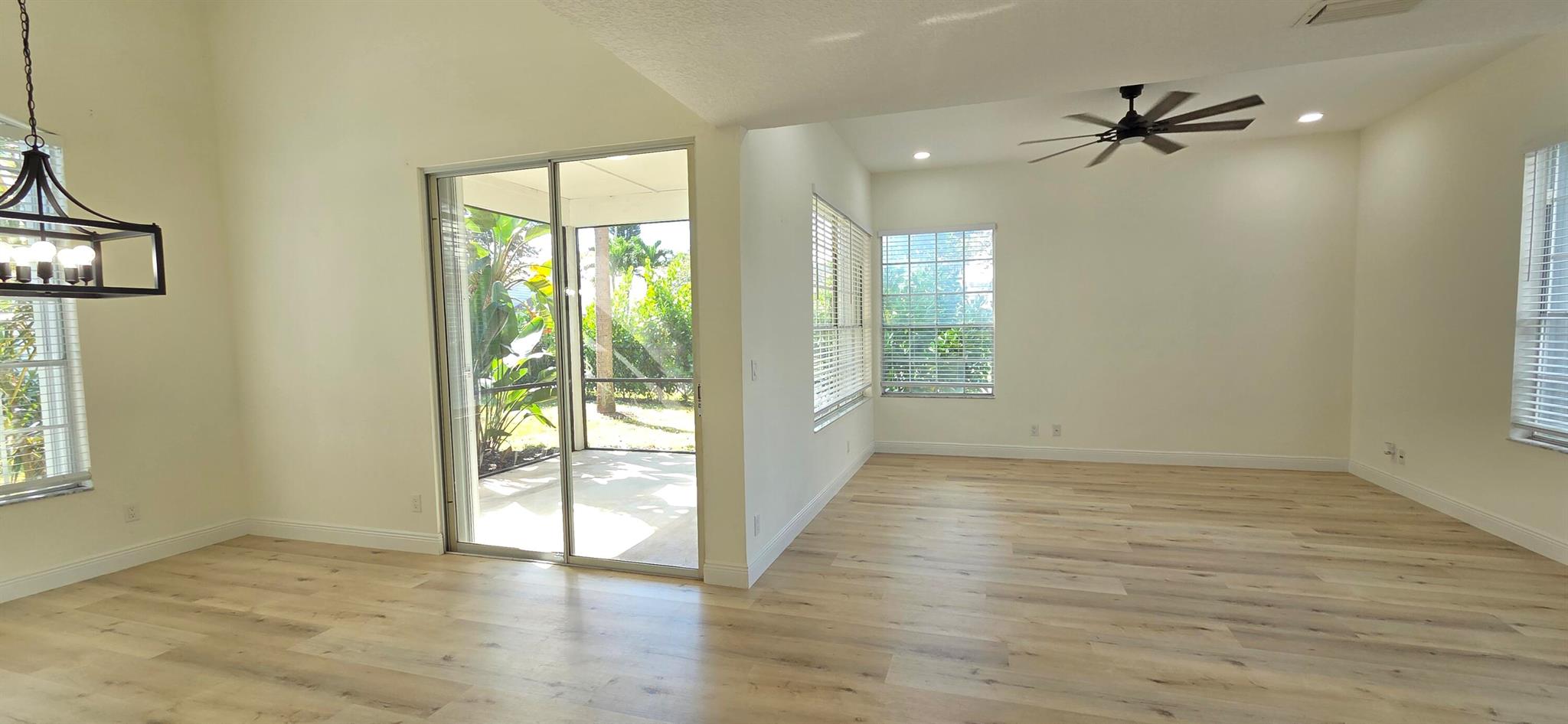 EMERALD FOREST OF WELLING - Residential Lease