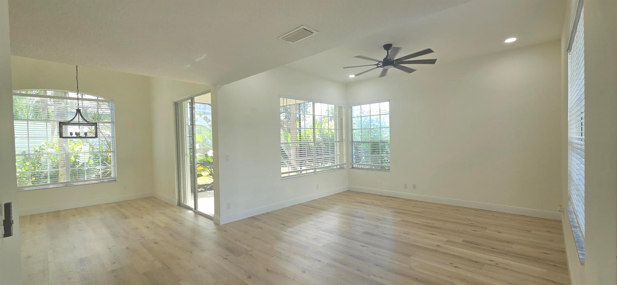 EMERALD FOREST OF WELLING - Residential Lease