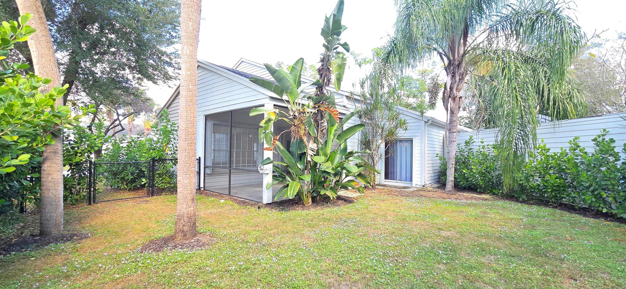 EMERALD FOREST OF WELLING - Residential Lease