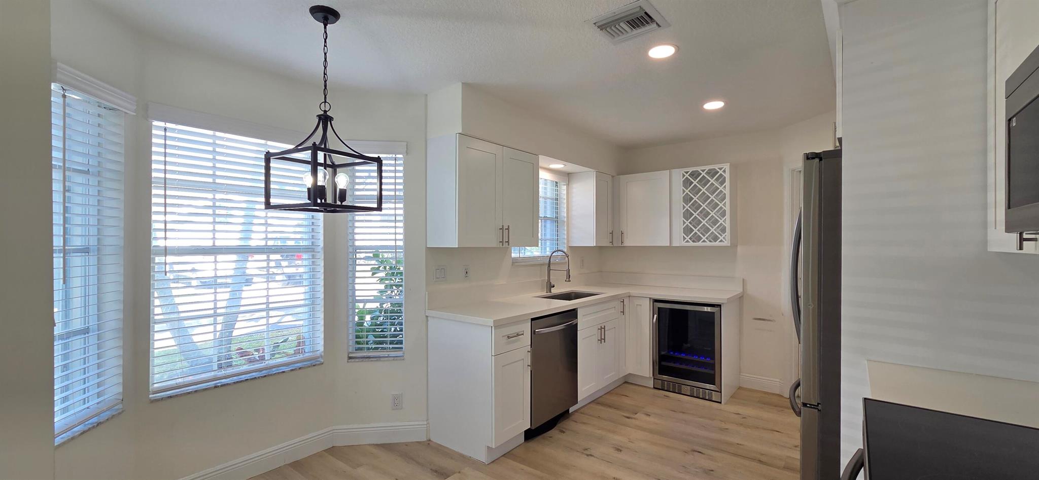 EMERALD FOREST OF WELLING - Residential Lease