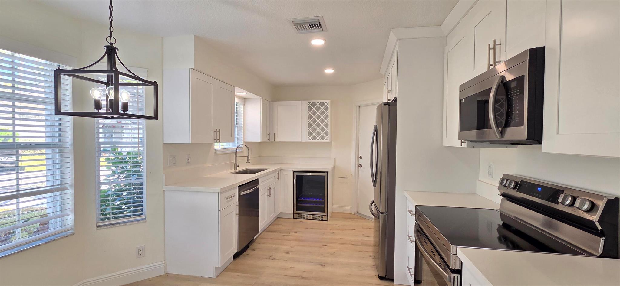 EMERALD FOREST OF WELLING - Residential Lease