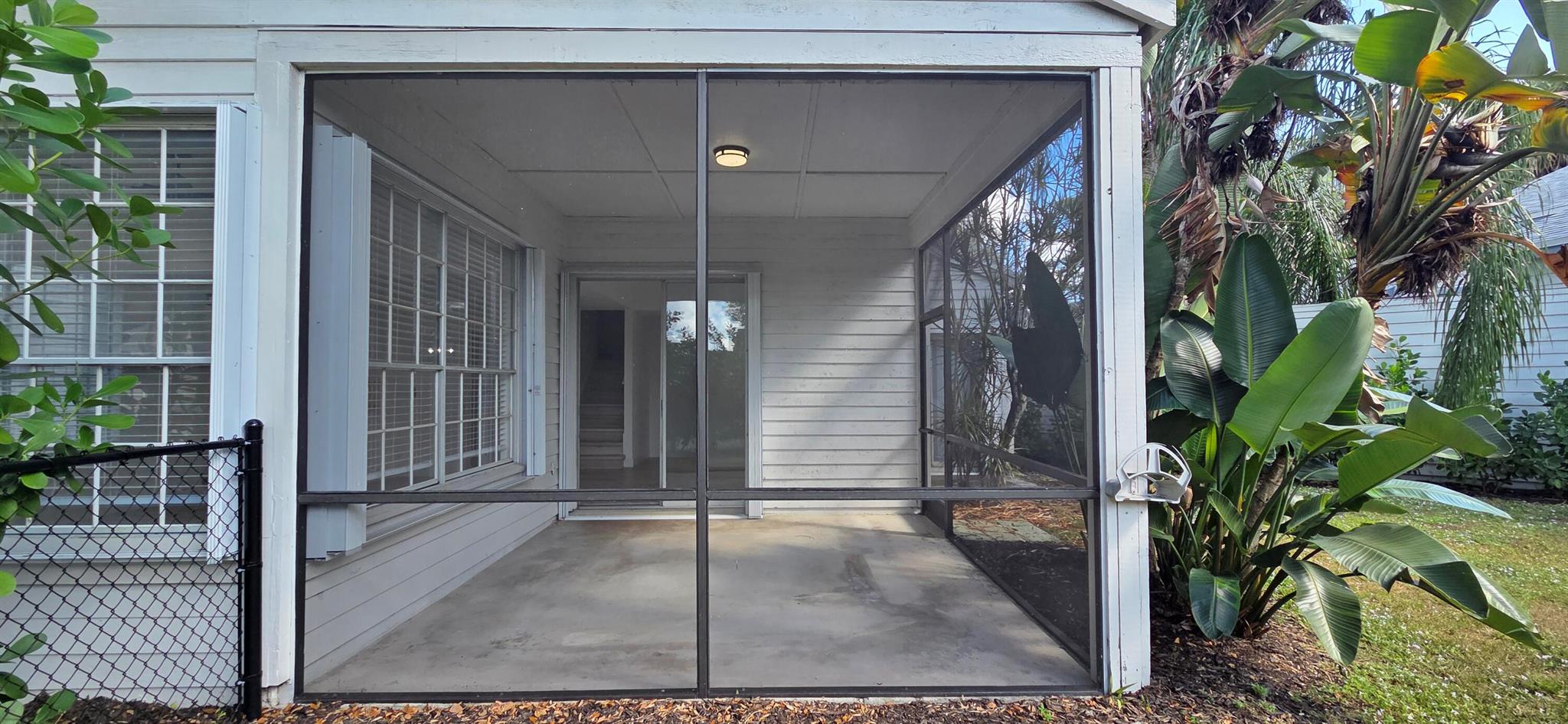 EMERALD FOREST OF WELLING - Residential Lease