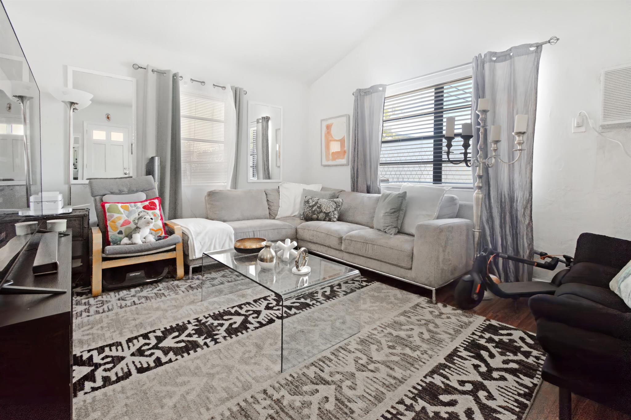 HARRIS ESTATES - Residential Income