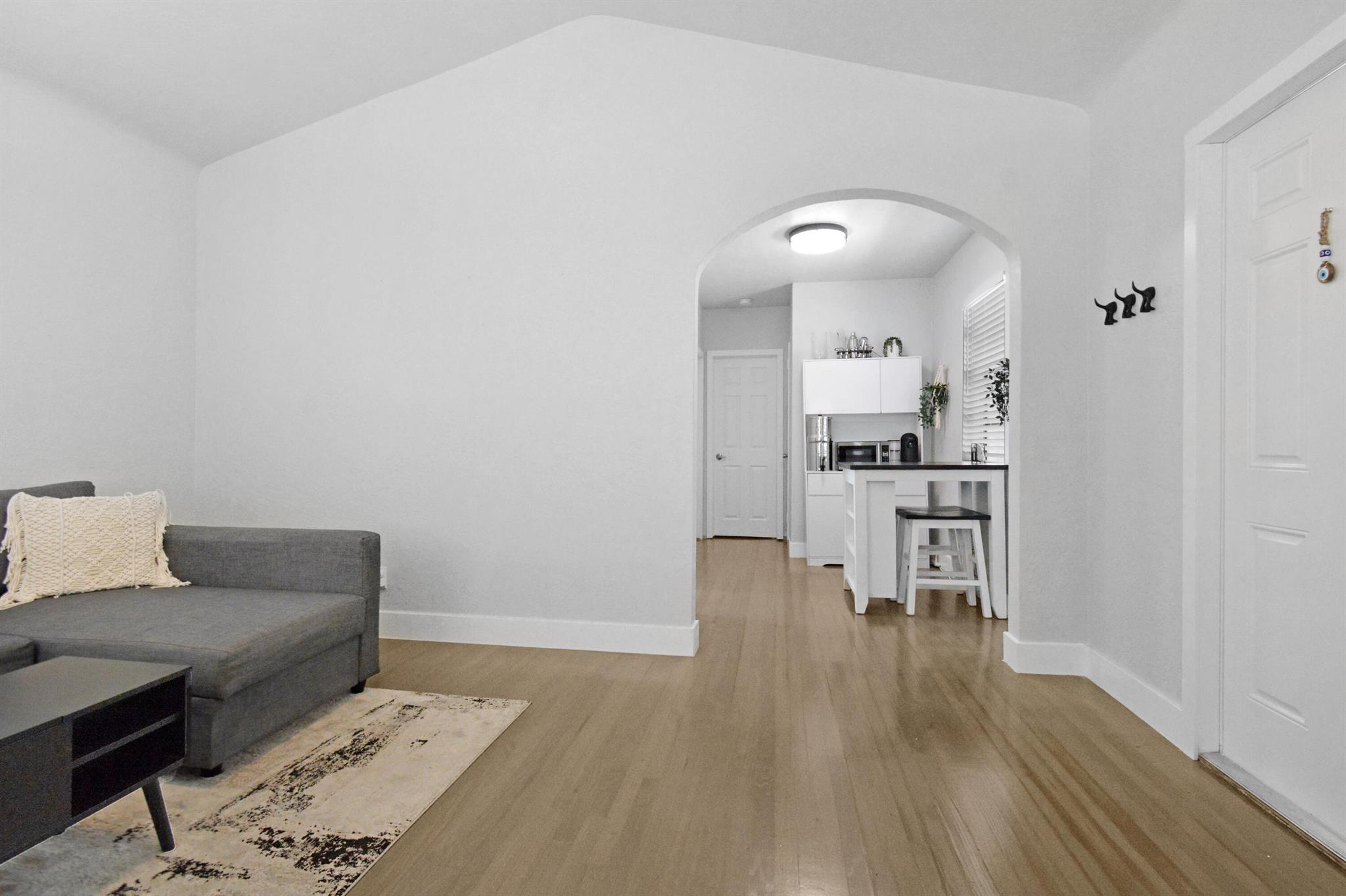 HARRIS ESTATES - Residential Income