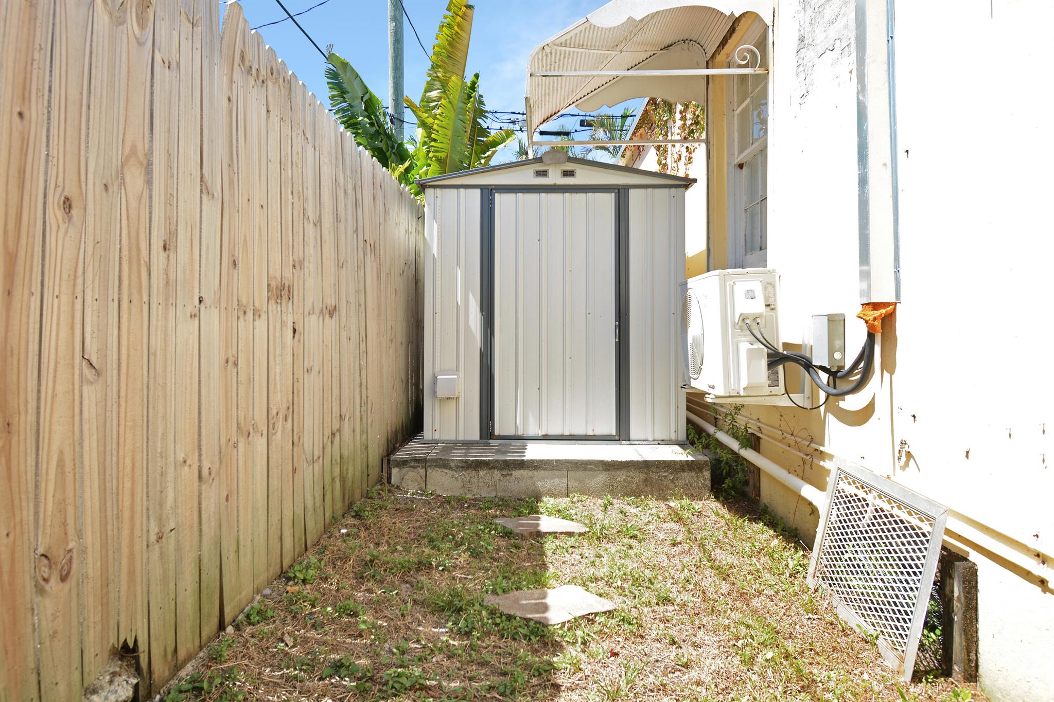 HARRIS ESTATES - Residential Income