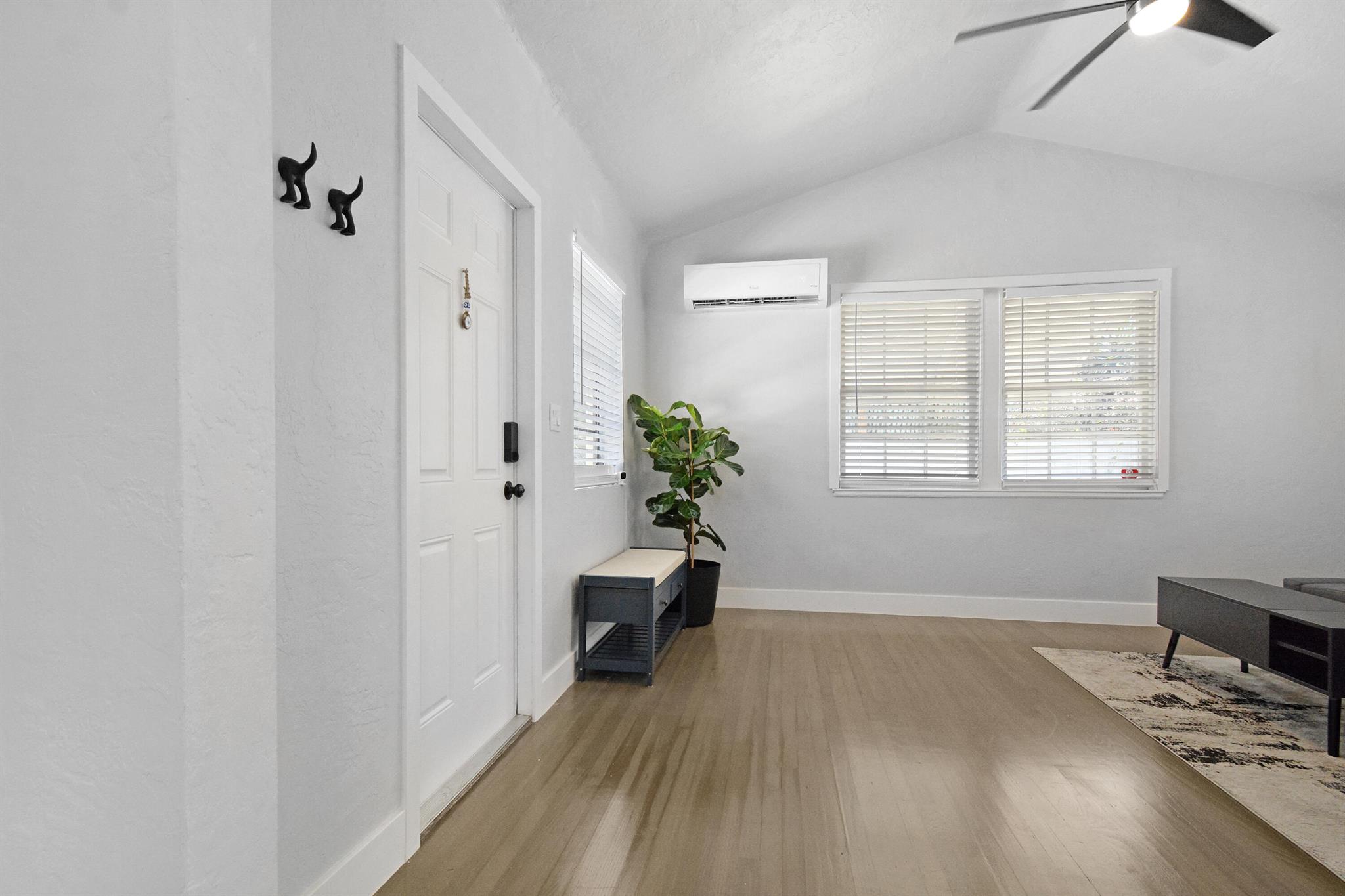 HARRIS ESTATES - Residential Income