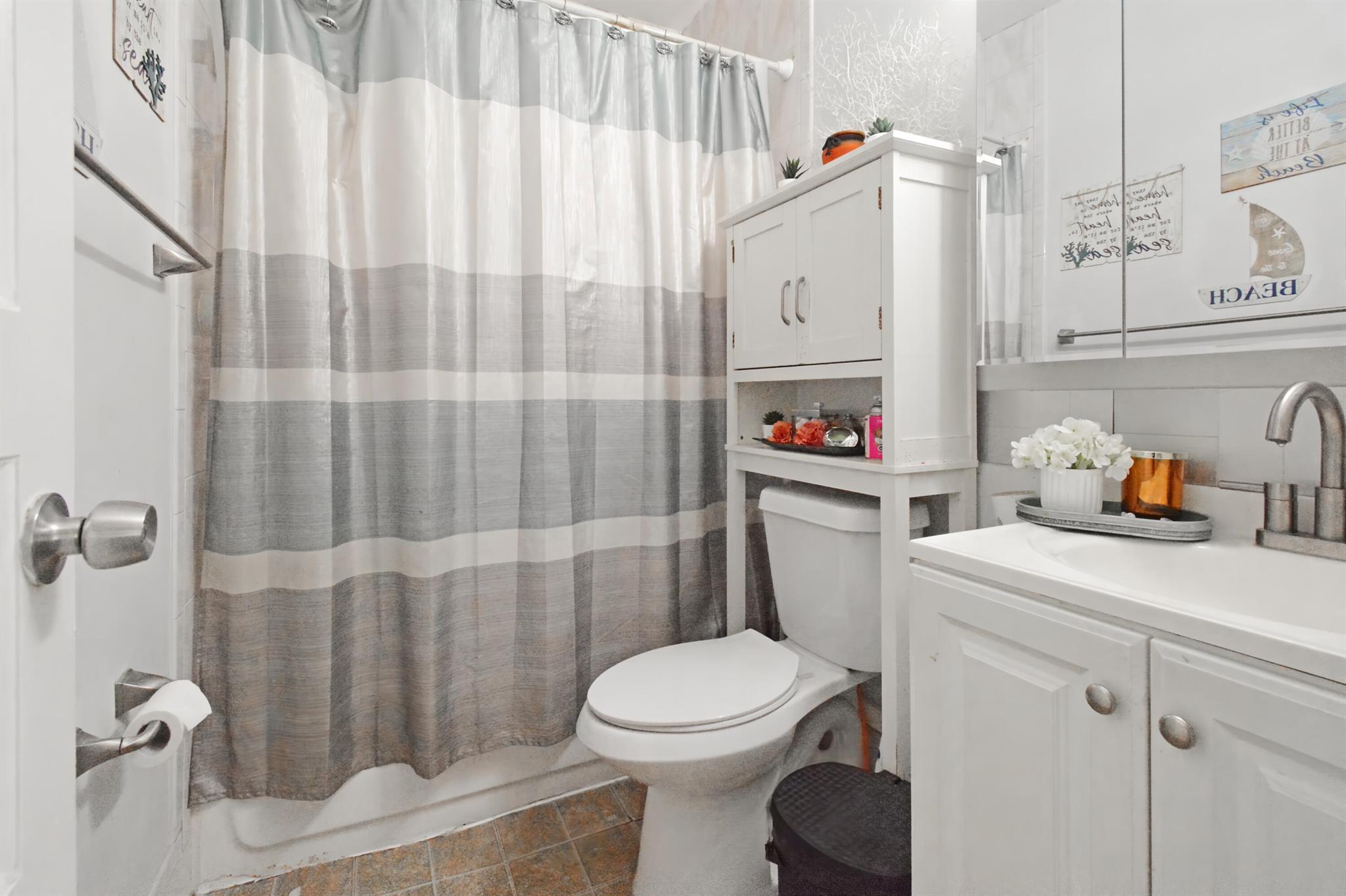 HARRIS ESTATES - Residential Income