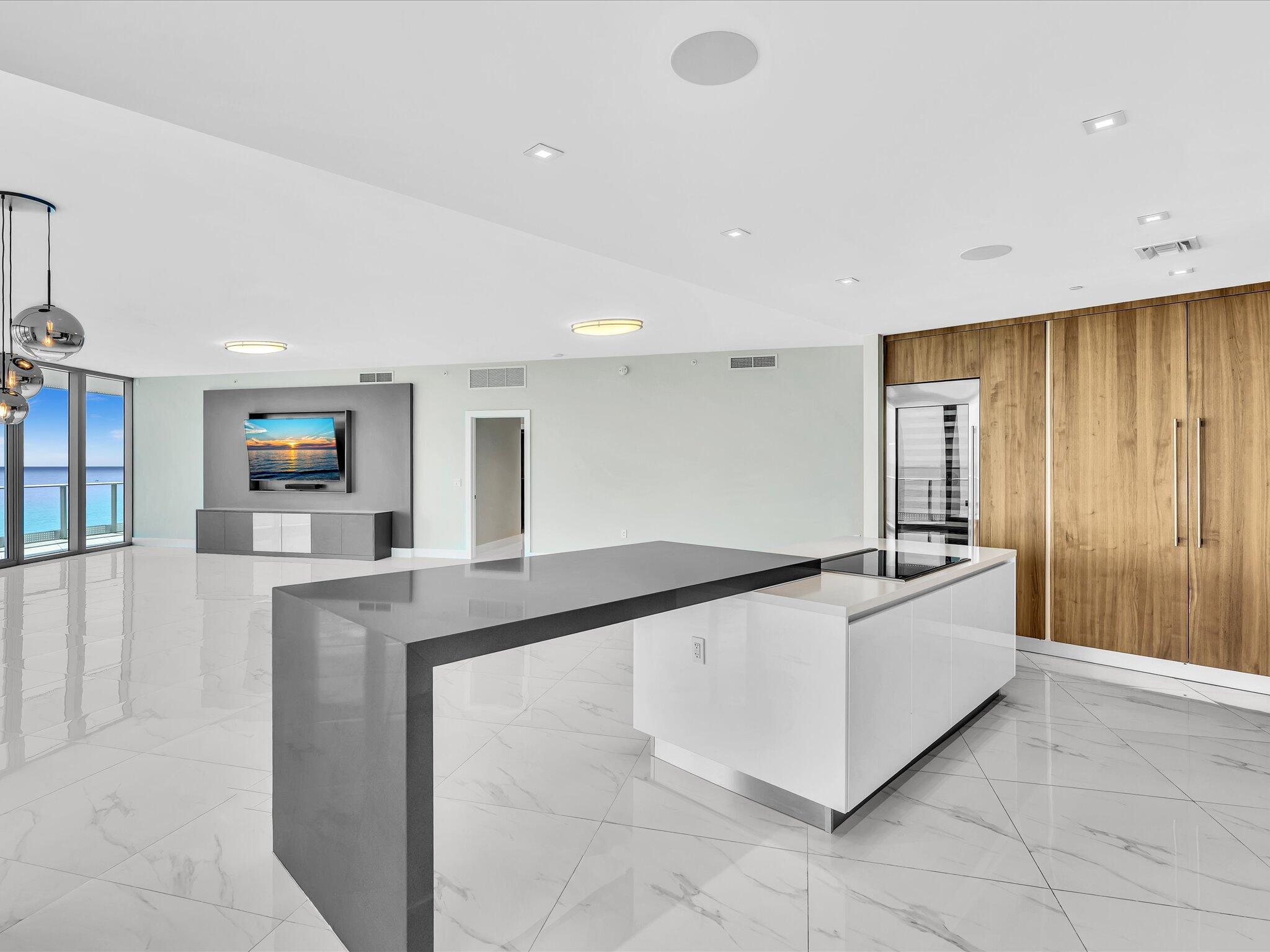 PARAMOUNT FT LAUDERDALE CONDO - Residential Lease