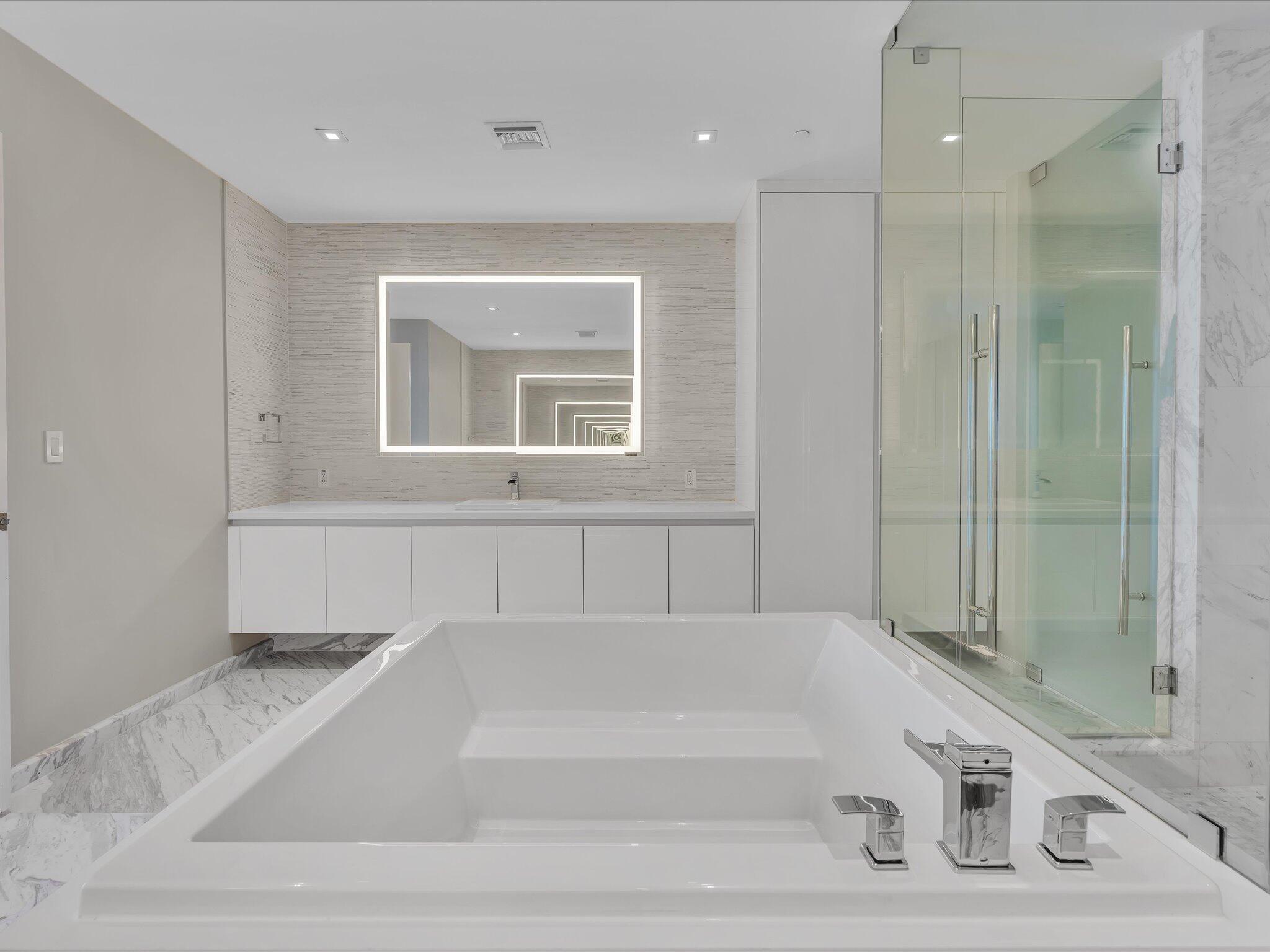 PARAMOUNT FT LAUDERDALE CONDO - Residential Lease