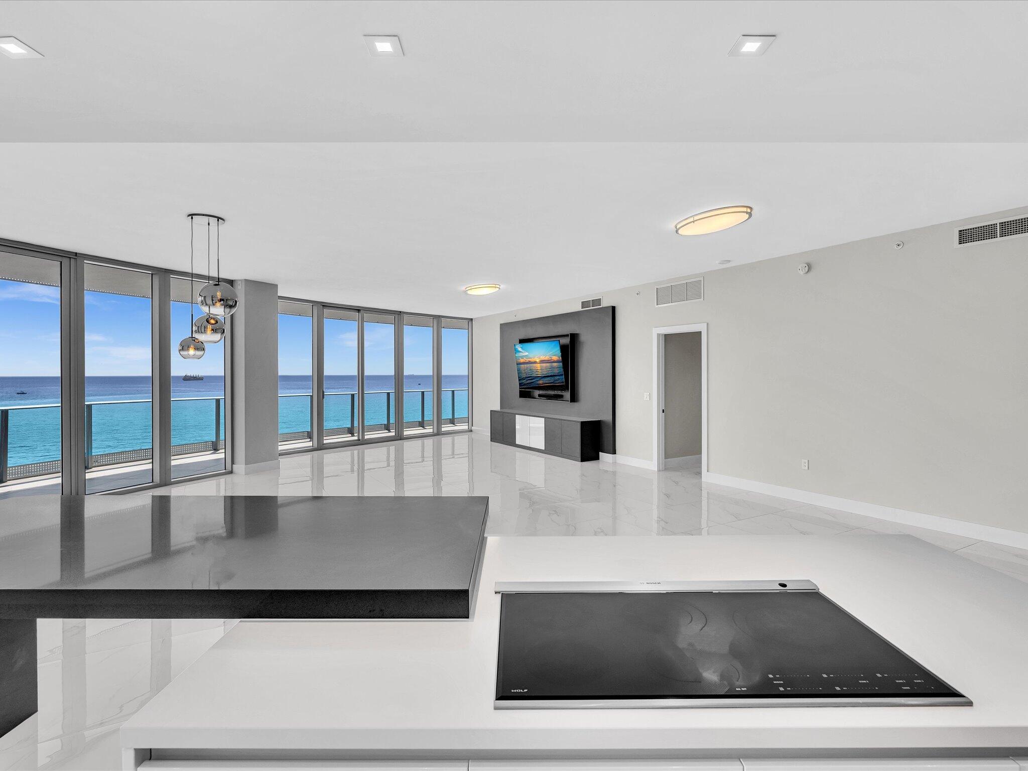 PARAMOUNT FT LAUDERDALE CONDO - Residential Lease