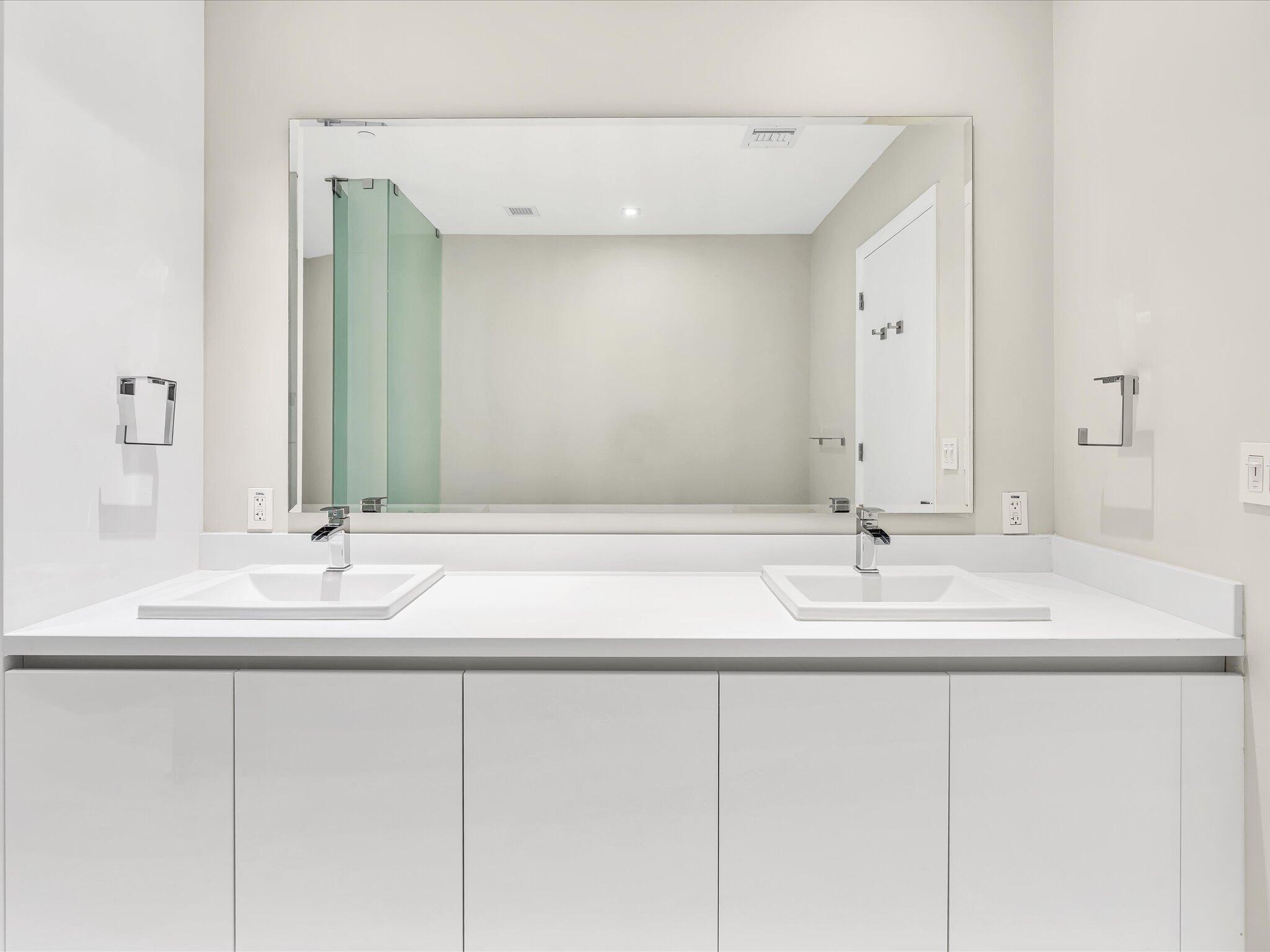 PARAMOUNT FT LAUDERDALE CONDO - Residential Lease