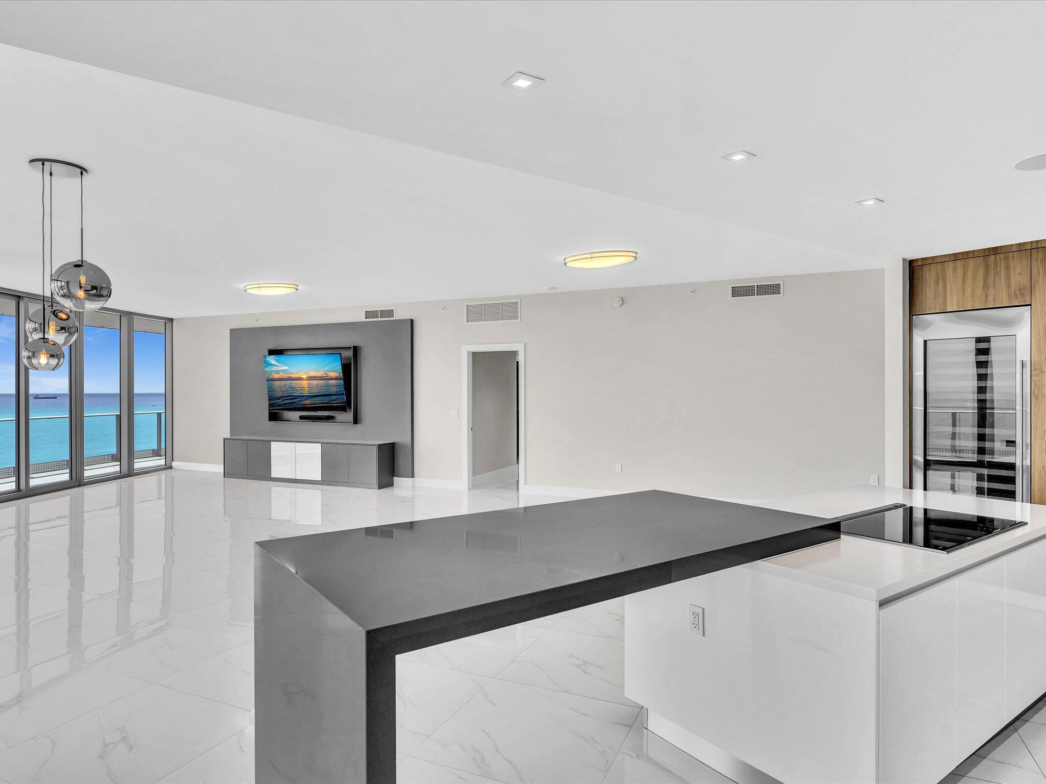 PARAMOUNT FT LAUDERDALE CONDO - Residential Lease