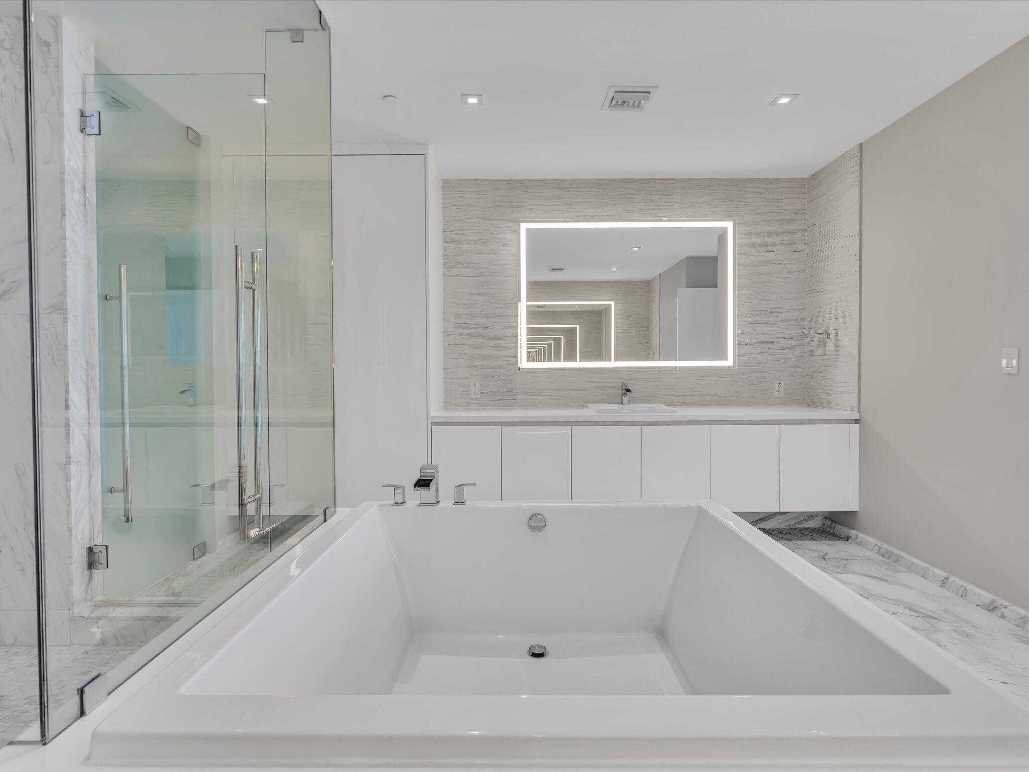 PARAMOUNT FT LAUDERDALE CONDO - Residential Lease