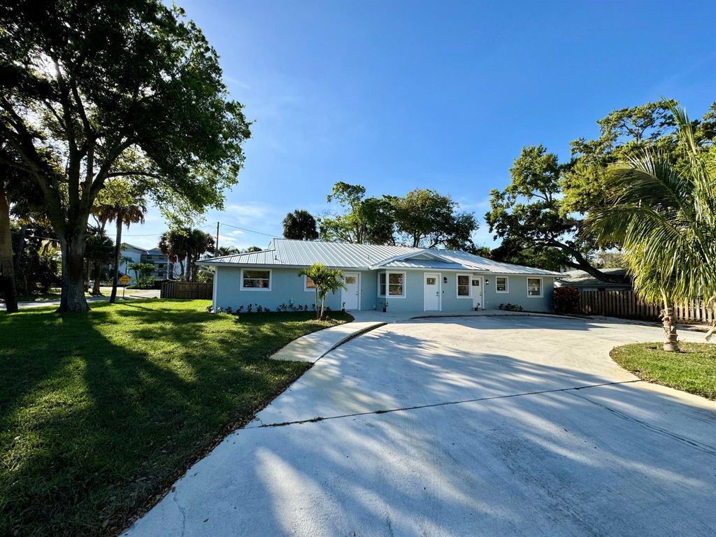 Photo of 500 NW Stuart Avenue, Stuart, FL 34994 (MLS # R10956363)