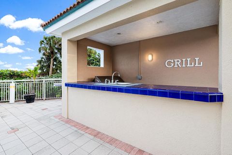 A home in Hutchinson Island