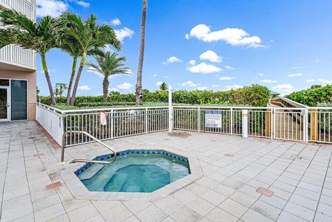 A home in Hutchinson Island