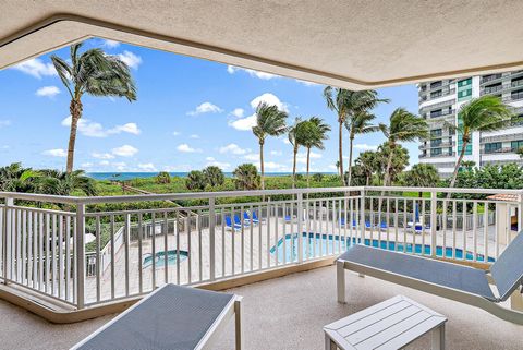 A home in Hutchinson Island