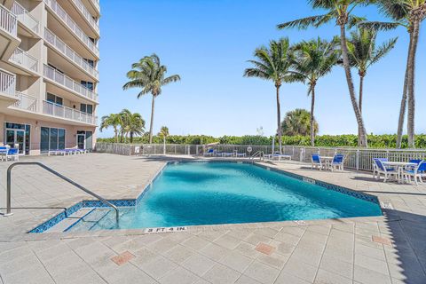 A home in Hutchinson Island