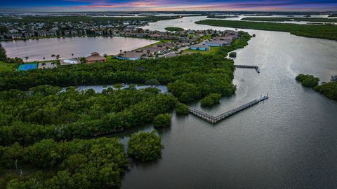 A home in Hutchinson Island