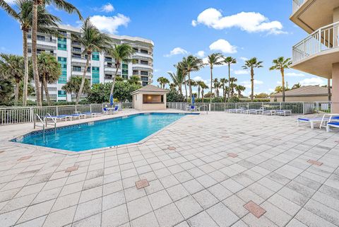 A home in Hutchinson Island