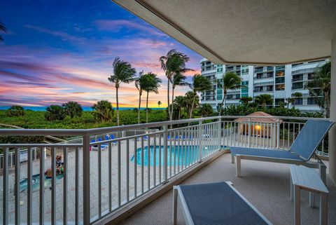 A home in Hutchinson Island