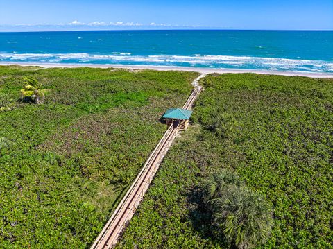 A home in Hutchinson Island