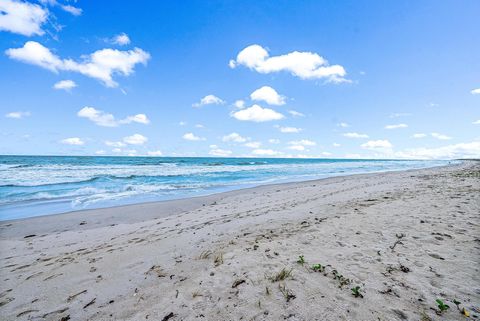 A home in Hutchinson Island