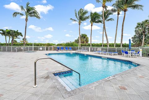 A home in Hutchinson Island