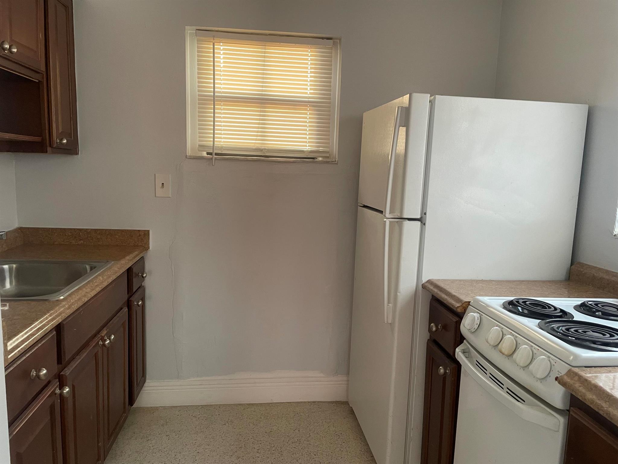 LEWIS TERMINALS NO 2 SECO - Residential Lease