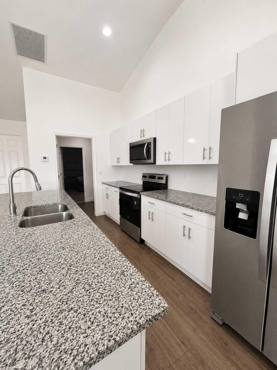 PORT LA BELLE - Residential Lease