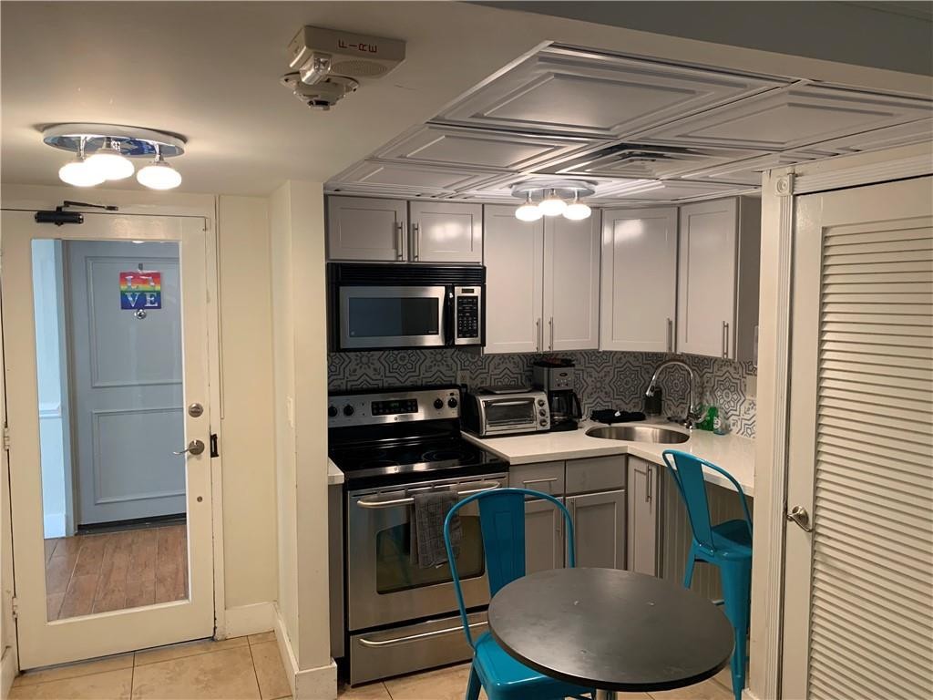 Lauderdale Tower - Residential