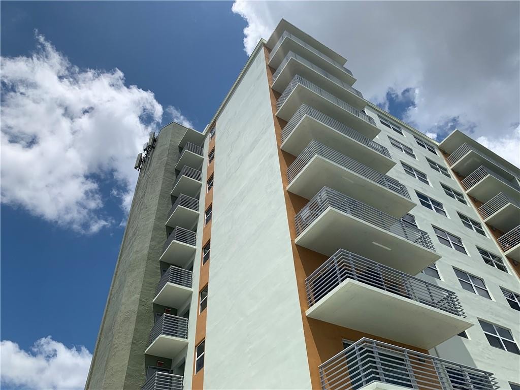 Lauderdale Tower - Residential