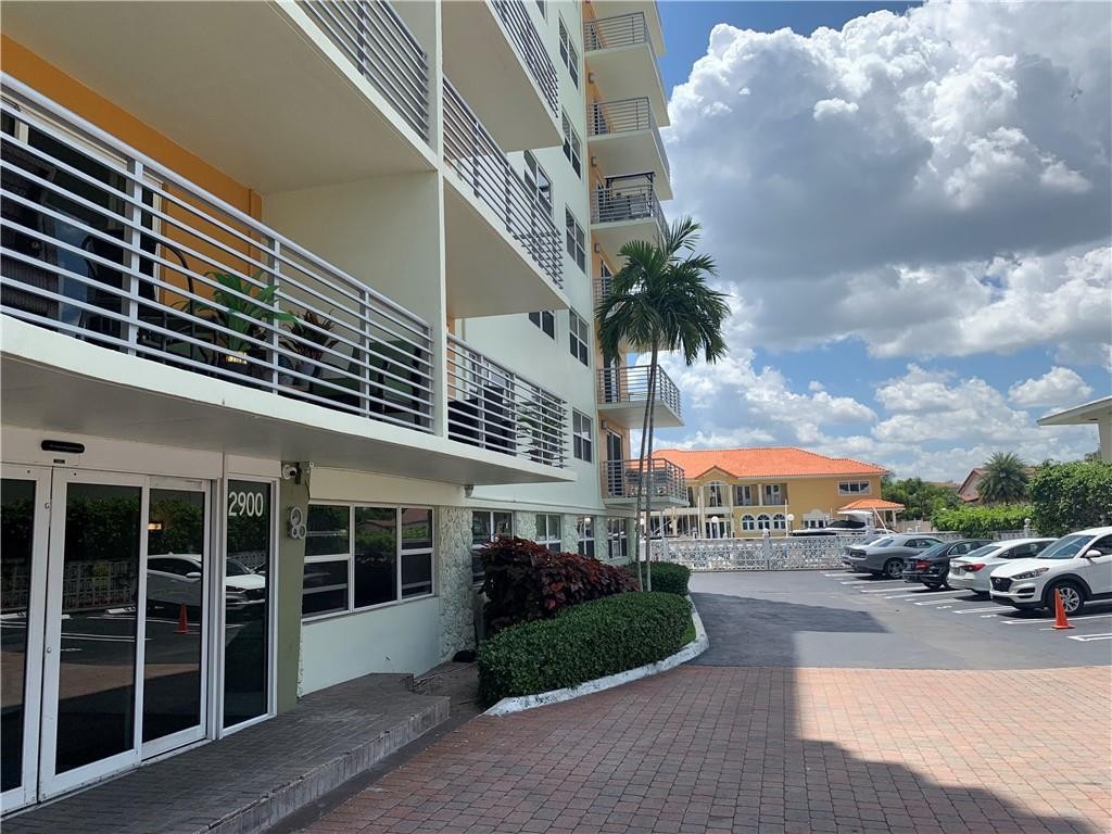 Lauderdale Tower - Residential