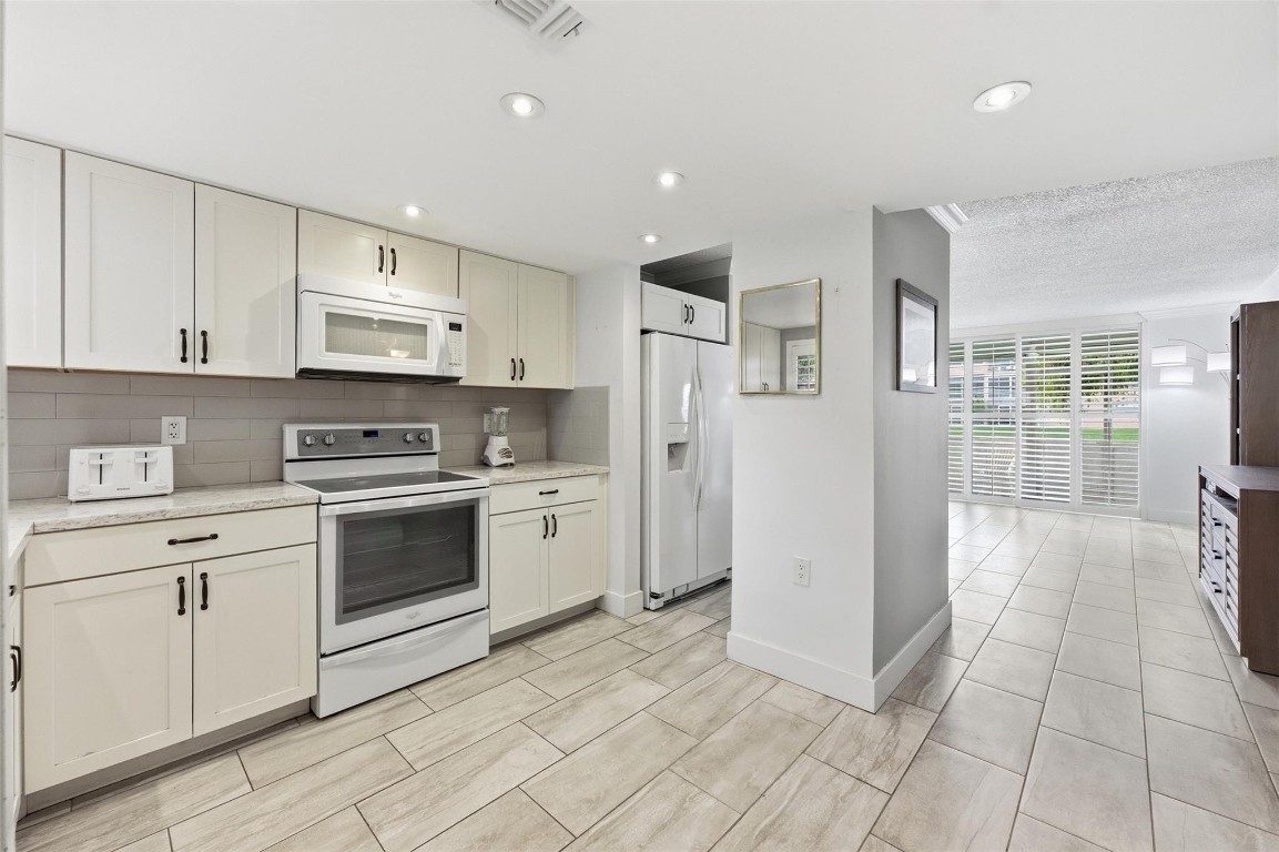 Sunrise Lakes 3 - Residential