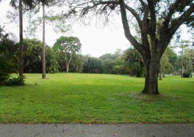 Have you already imagined what your home will look like? Perfect! This emptylot is for you. It is located in Wellington and offers approximately 1.2 acresof freedom to build your dream home. NOTE: the prior home was demolished by the city, liens exist seller selling as is .