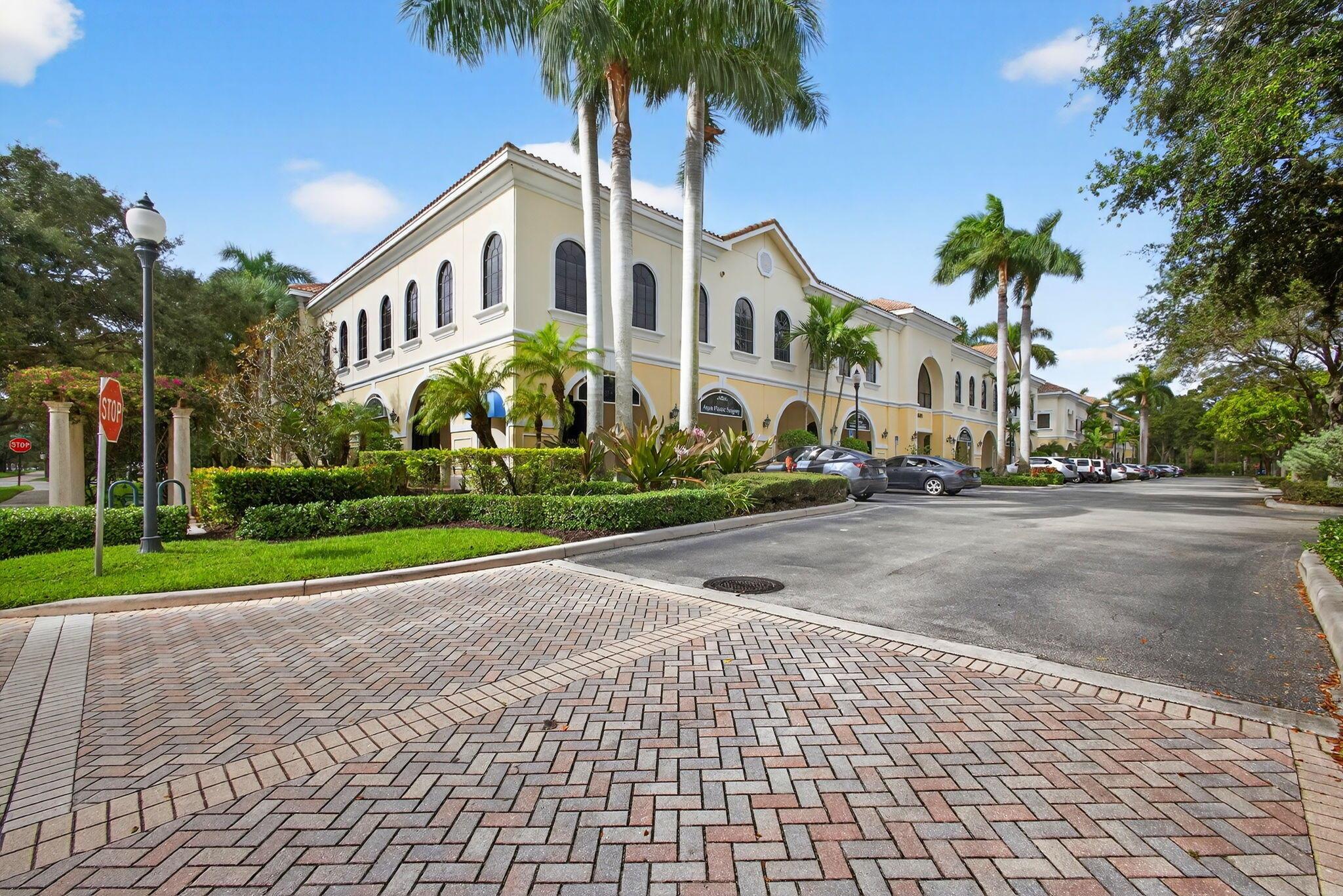 641 University Boulevard 210