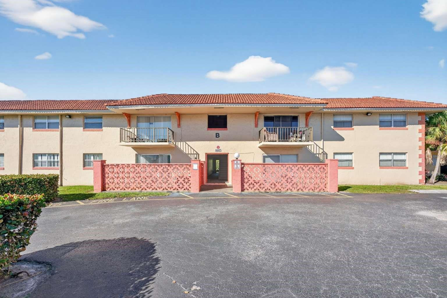 PALM VILLAS - Residential