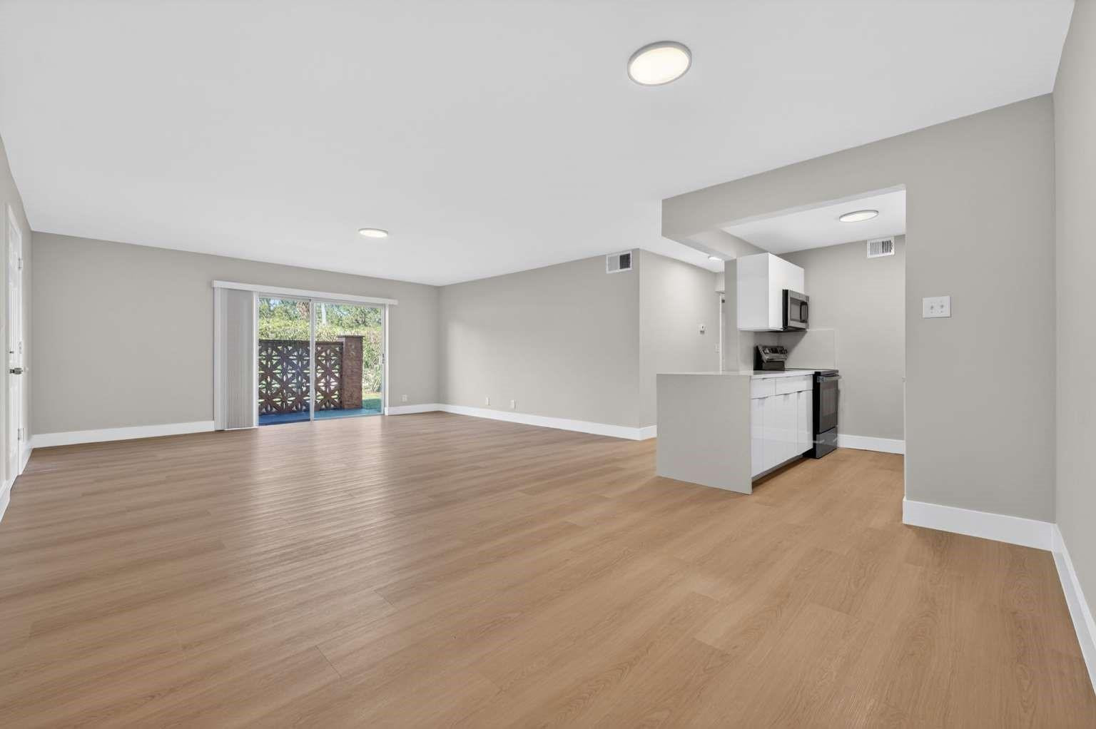 PALM VILLAS - Residential