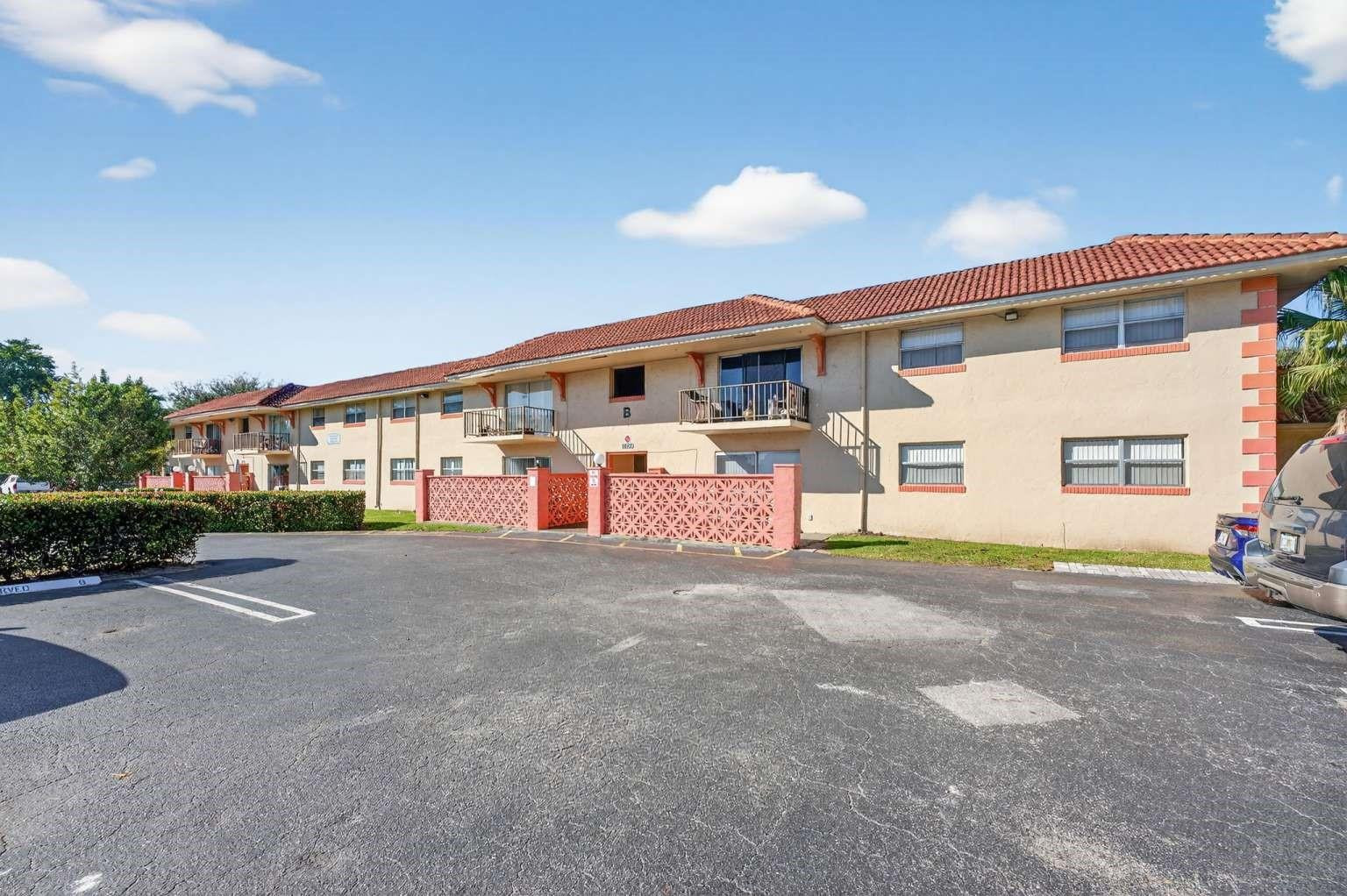 PALM VILLAS - Residential