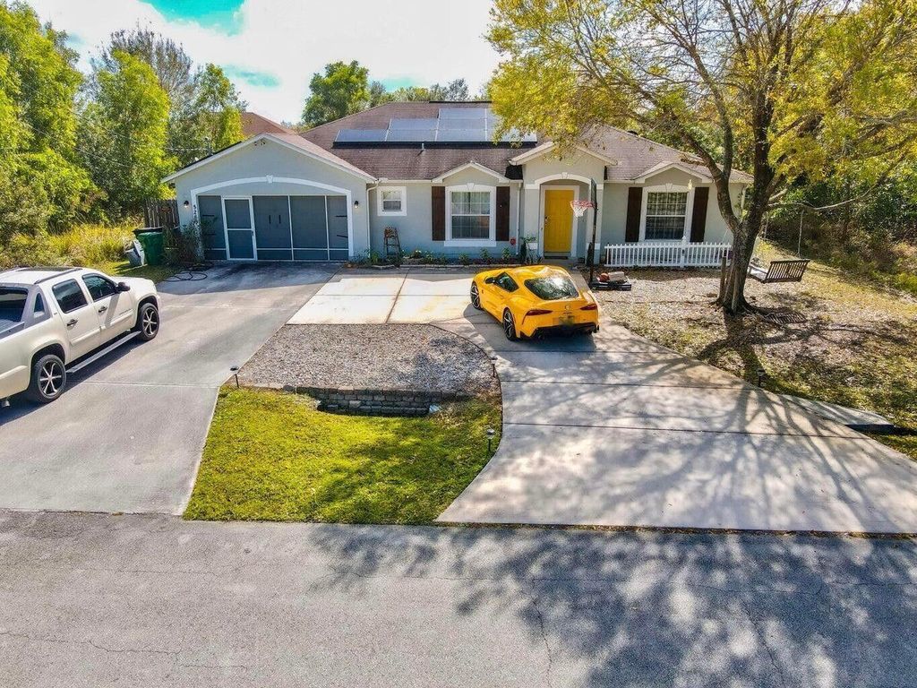 Photo of 5269 NW West Lovett Circle, Port Saint Lucie, FL 34986 (MLS # R11108570)